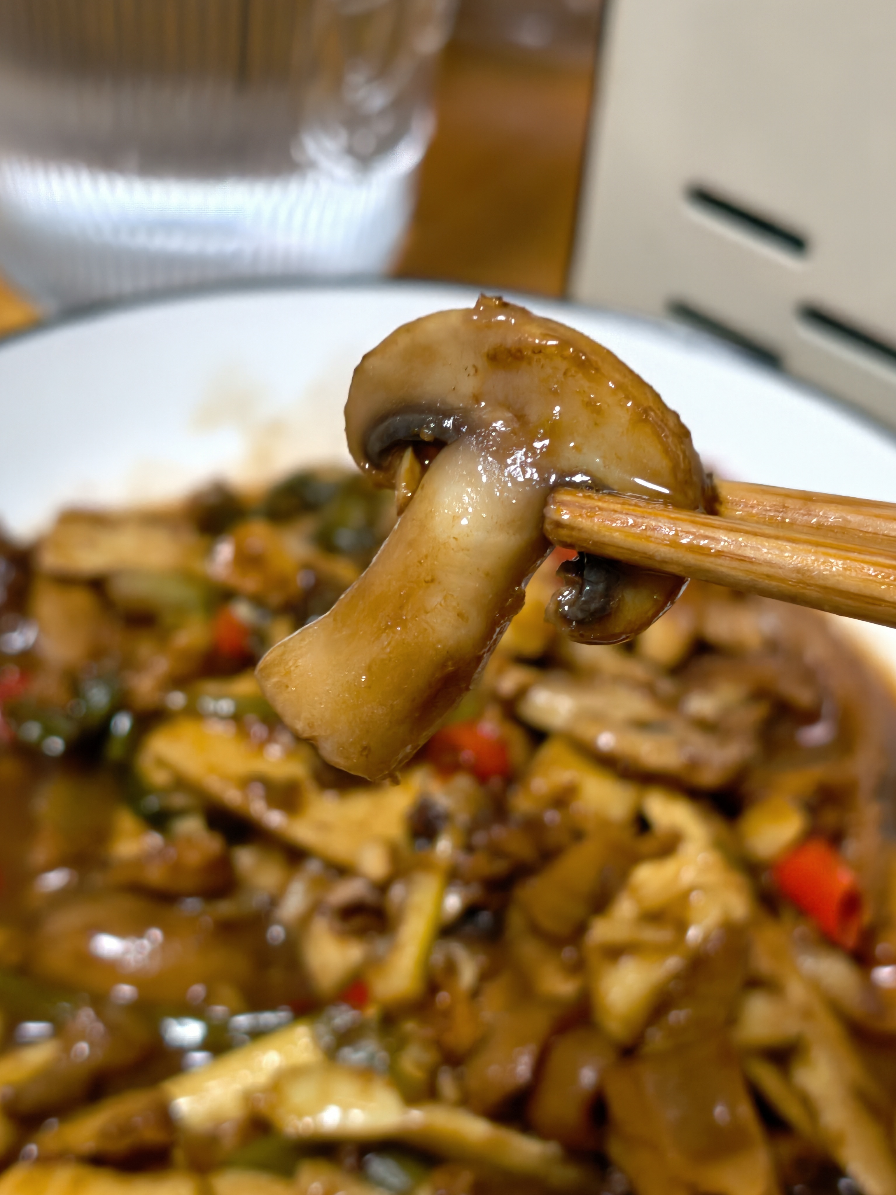 大家知道口蘑的全称是什么吗？叫张家口蘑菇，但是不是产自张家口，而是内蒙古，古代的