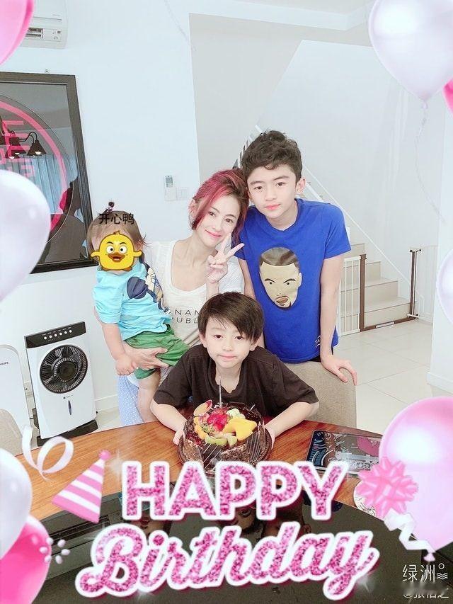 圣诞节张柏芝竟然晒三胎儿子了！小Marcus奶声奶气说英文“Merry Chri