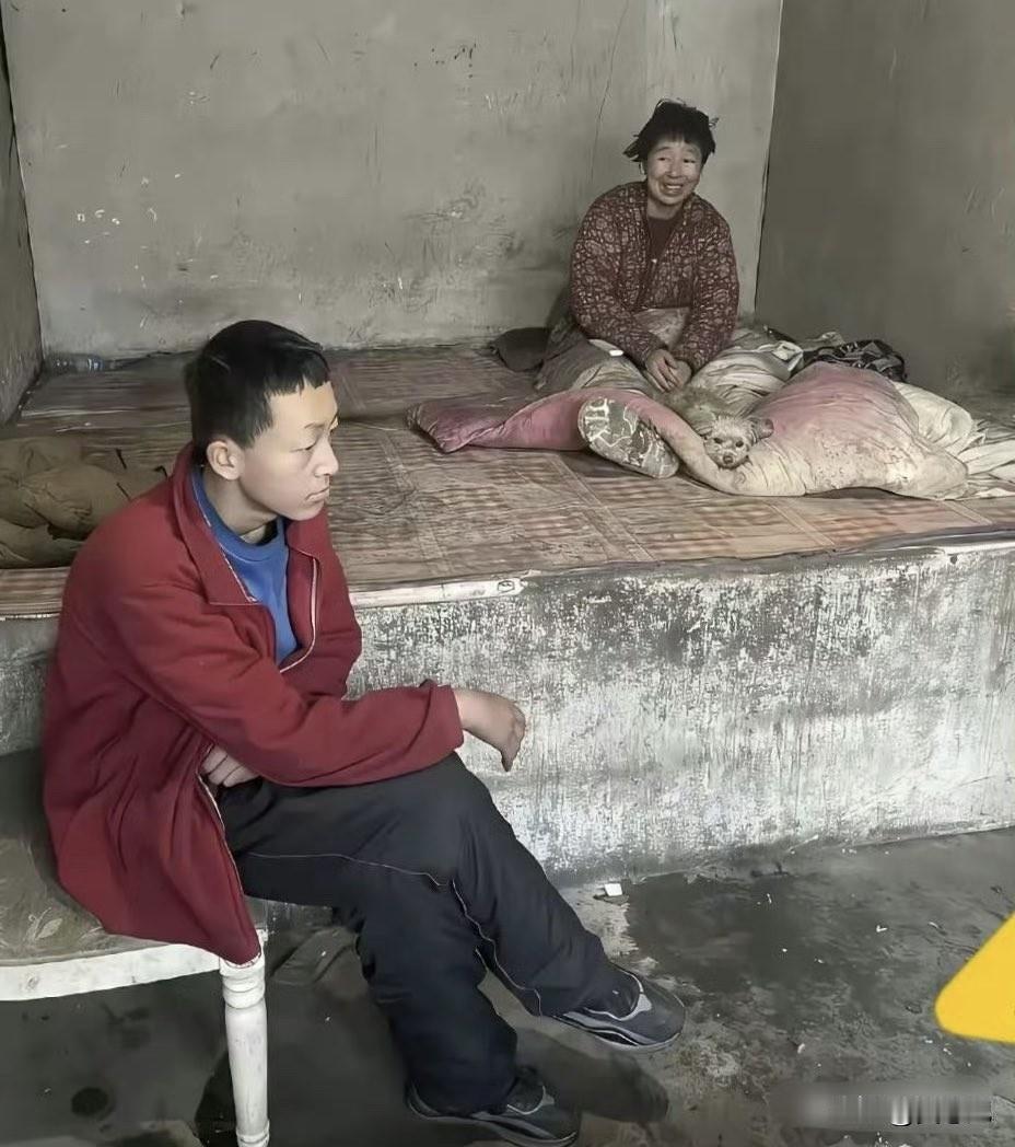 在这种家庭开局怎么逆天改命？
这种家庭开局要“逆天改命”，核心是先破认知、再建技