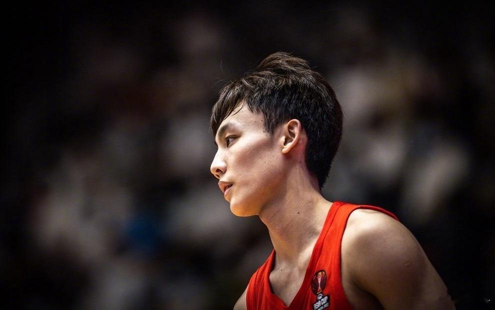 已经结束的6轮比赛，徐杰场均16分6助攻，三分命中率几乎50%.距离春节假期（窗