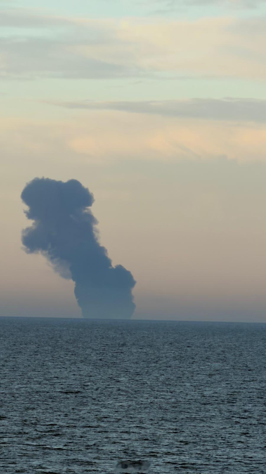 几小时前两艘因运输俄罗斯石油而被制裁的油轮在土耳其黑海沿岸附近遭遇了几乎同时发生