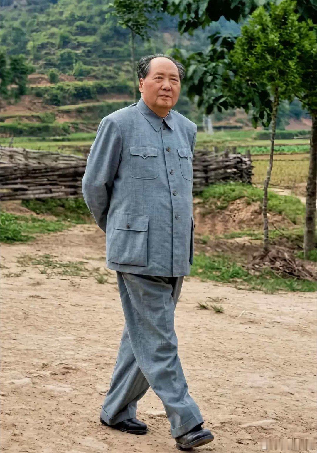 驱倭平蒋，挥挥衣袖；抗美援朝，闲庭信步致敬教员！ 