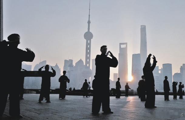 【人活一辈子什么是属于你的？孙玉良：盖棺论定，只有属于你的故事】有人说，人活一辈