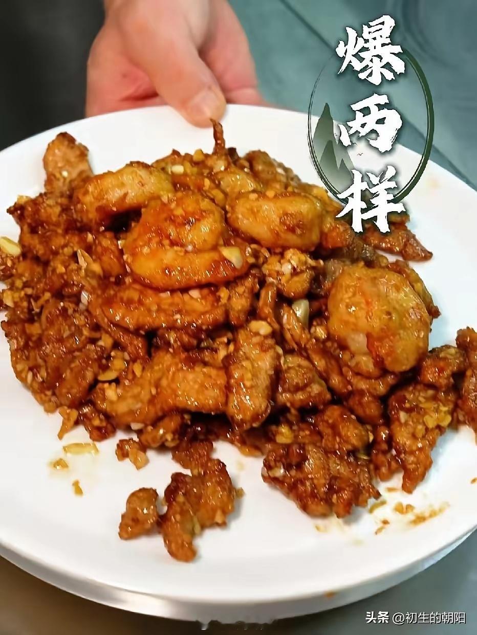 曹云金开的饭店聚友轩在五一试营业了，一众朋友前来祝贺并且试菜。主打的菜系是天津清