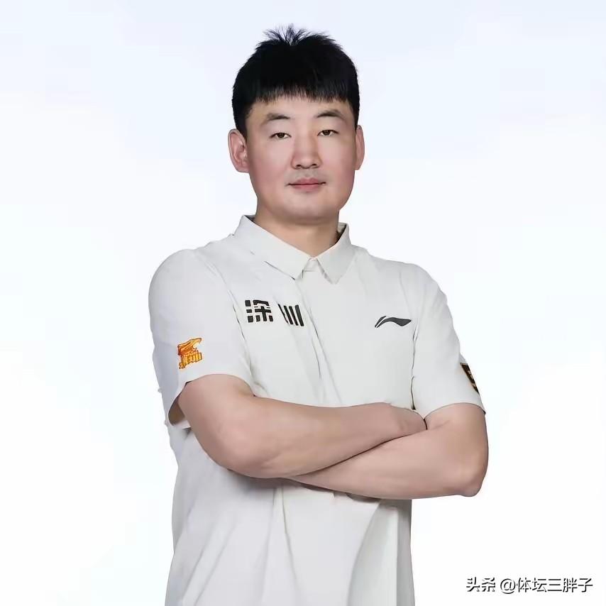 顾全就任深圳男篮主教练，没周鹏的事了吗？其实不然，下一步周鹏的去向可能还是广东男