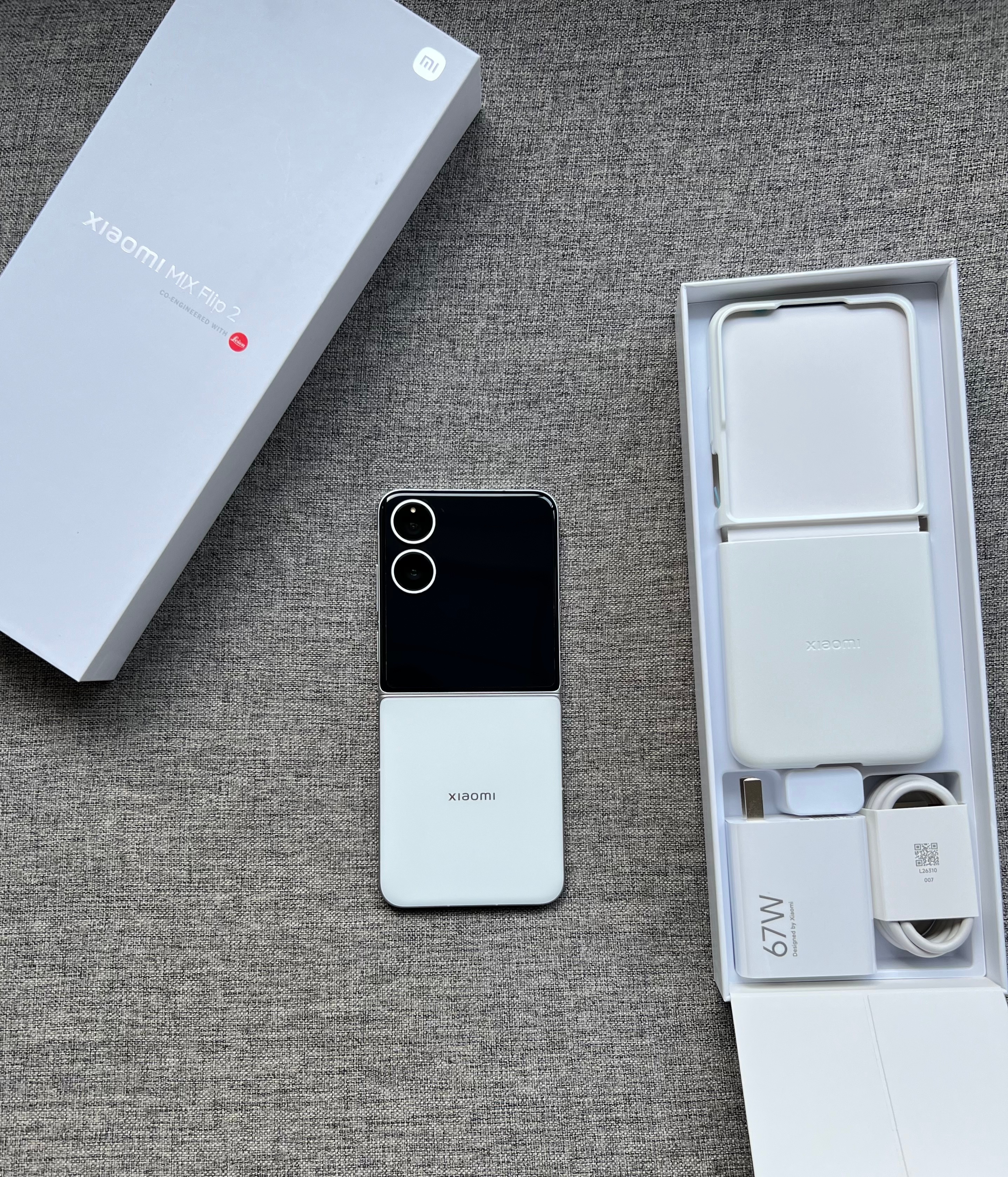 小米MIX Flip2 12+512G 贝壳白，成色完美，带1年延保+1年碎屏无