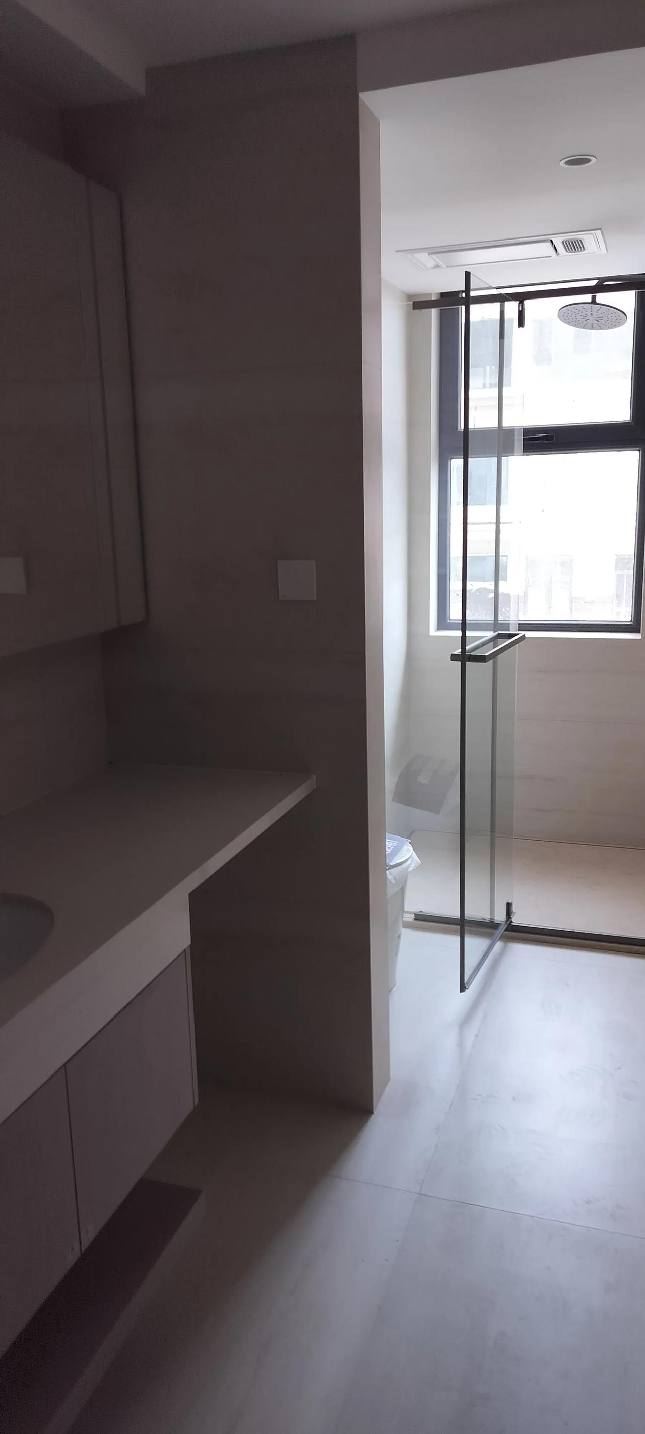 今天跟着妹妹她们一起去看楼外甥结婚，本来说不买楼的，现在他对象非要买楼，
因为我