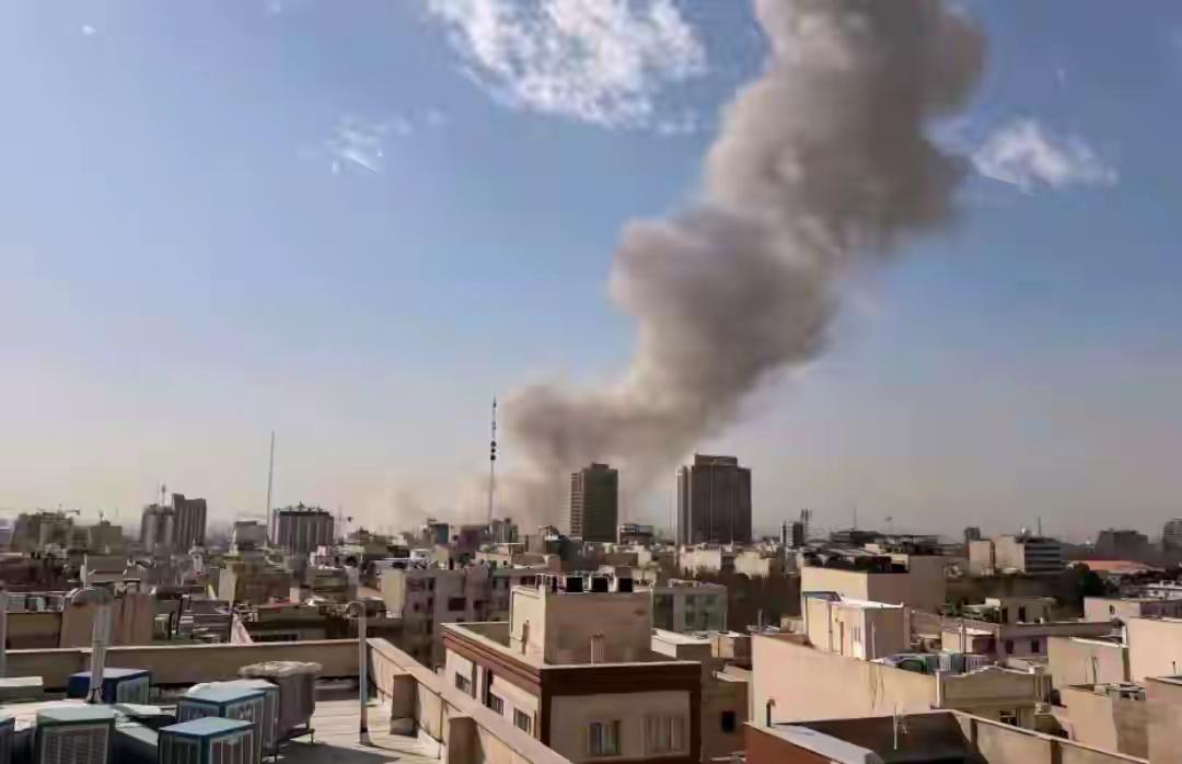 战局突变，过去24小时，伊朗发射导弹断崖式下降，美弹药库也告急