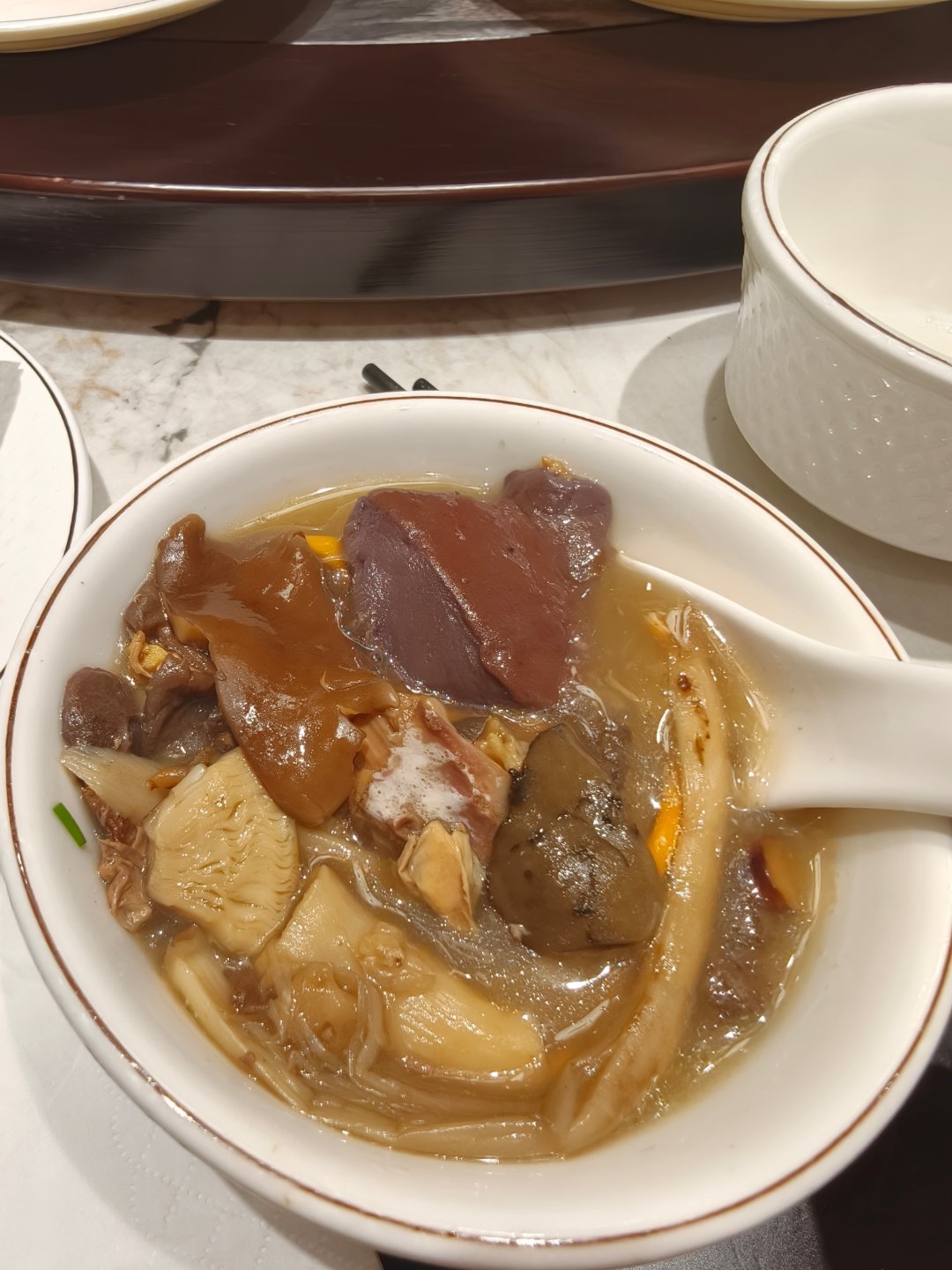 今天的菌子太肥美了 