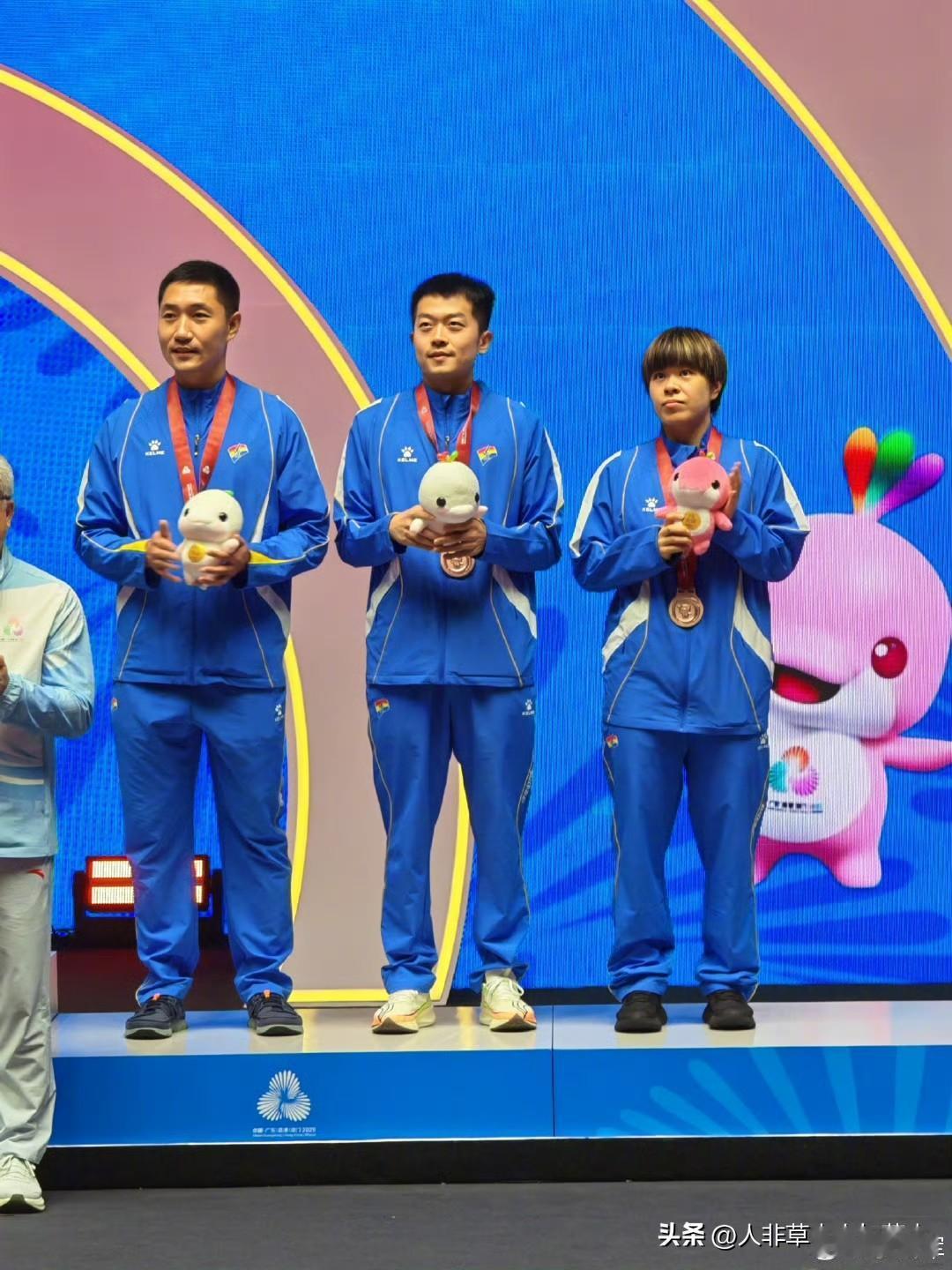 全运会果然不一样，可以激发所有人的潜能！
一直不被看好的左手选手袁励岑，是身兼三