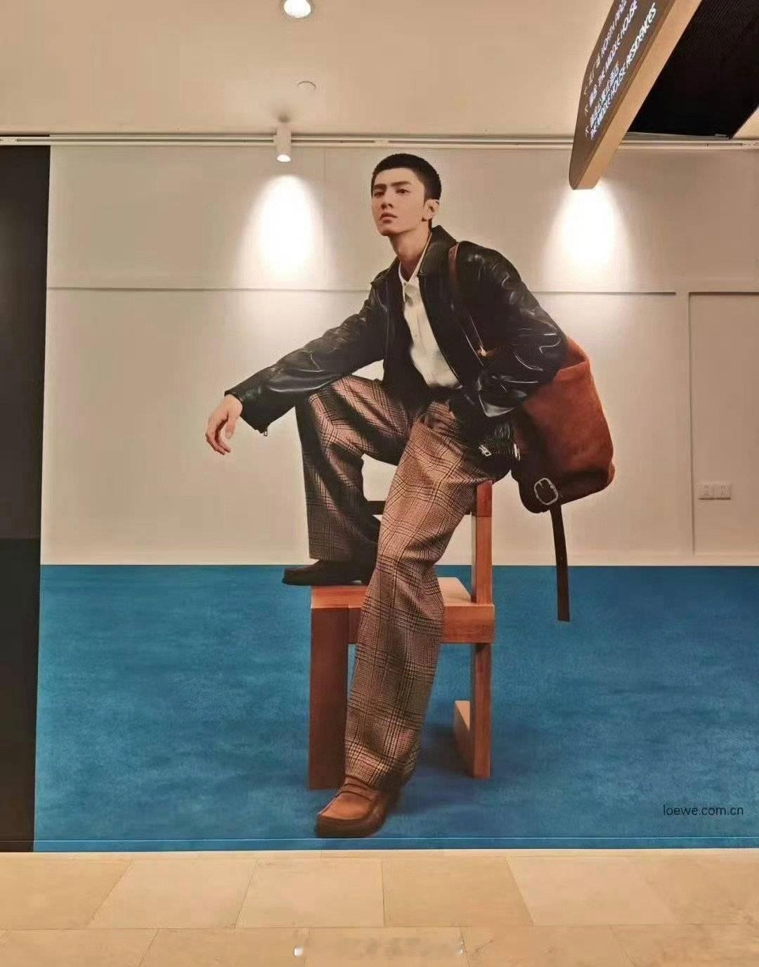 陈哲远罗意威单人地已铺，寸头也太帅了[点赞] ​​​