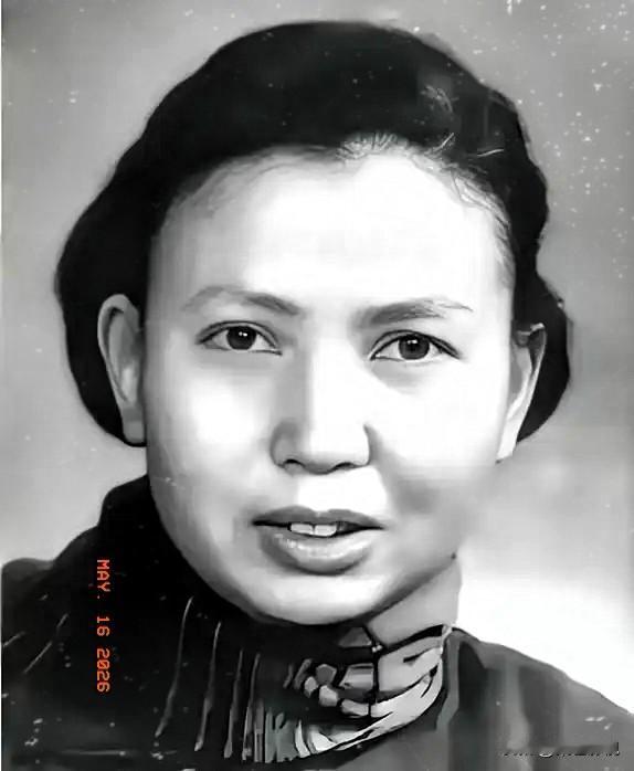 1941年，21岁的女战士莫林被活埋前，敌人竟突然问：“你认识莫林吗？”莫林一听