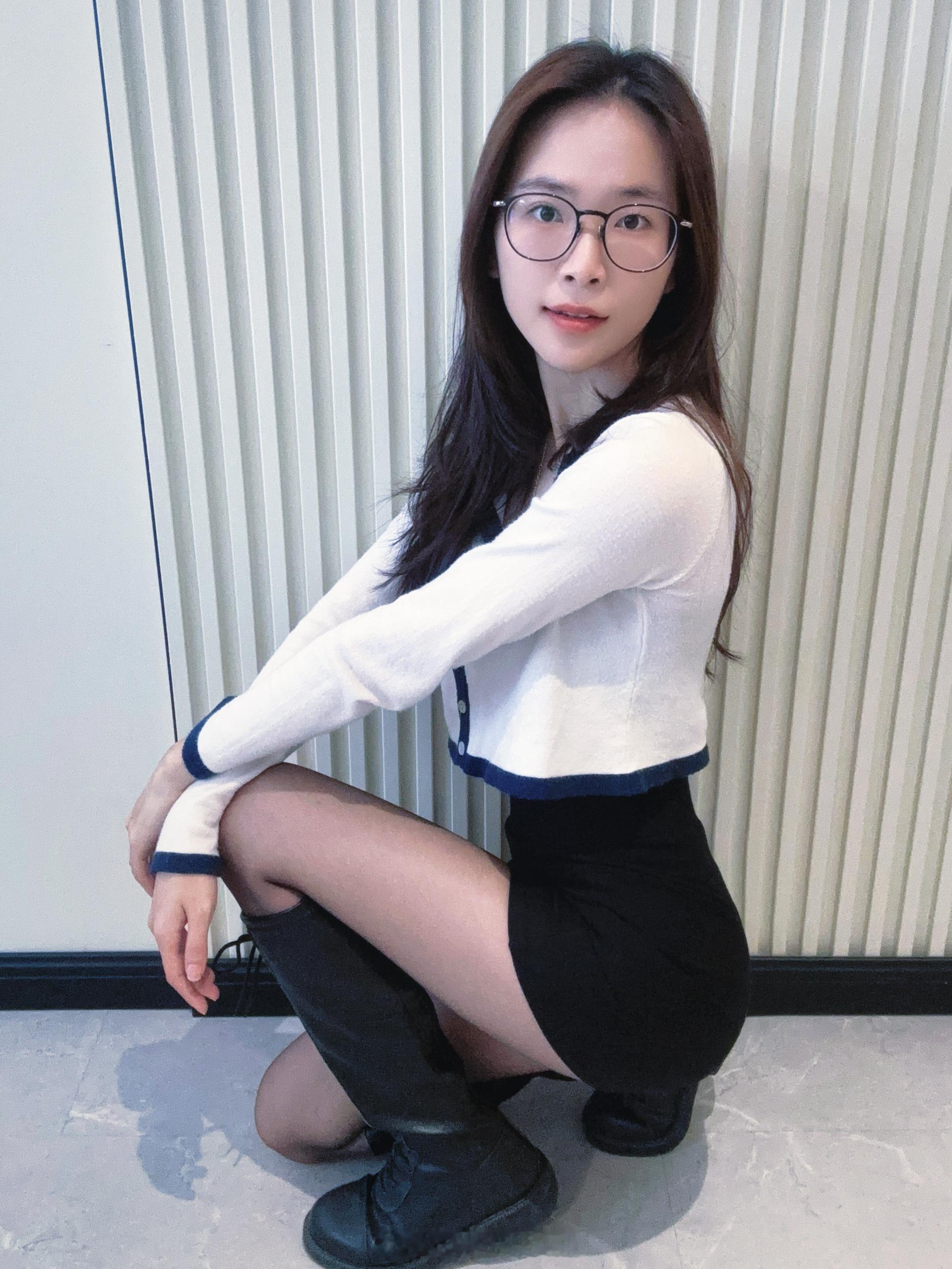 谁说❗️小个子不能拥有黑色🧦➕👗 