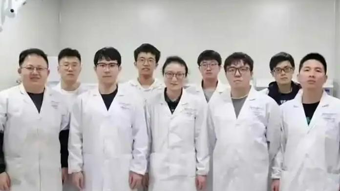 芳香胺的脱氨反应在有机合成中具有重要意义，尤其是在药物合成领域。然而，传统方法多