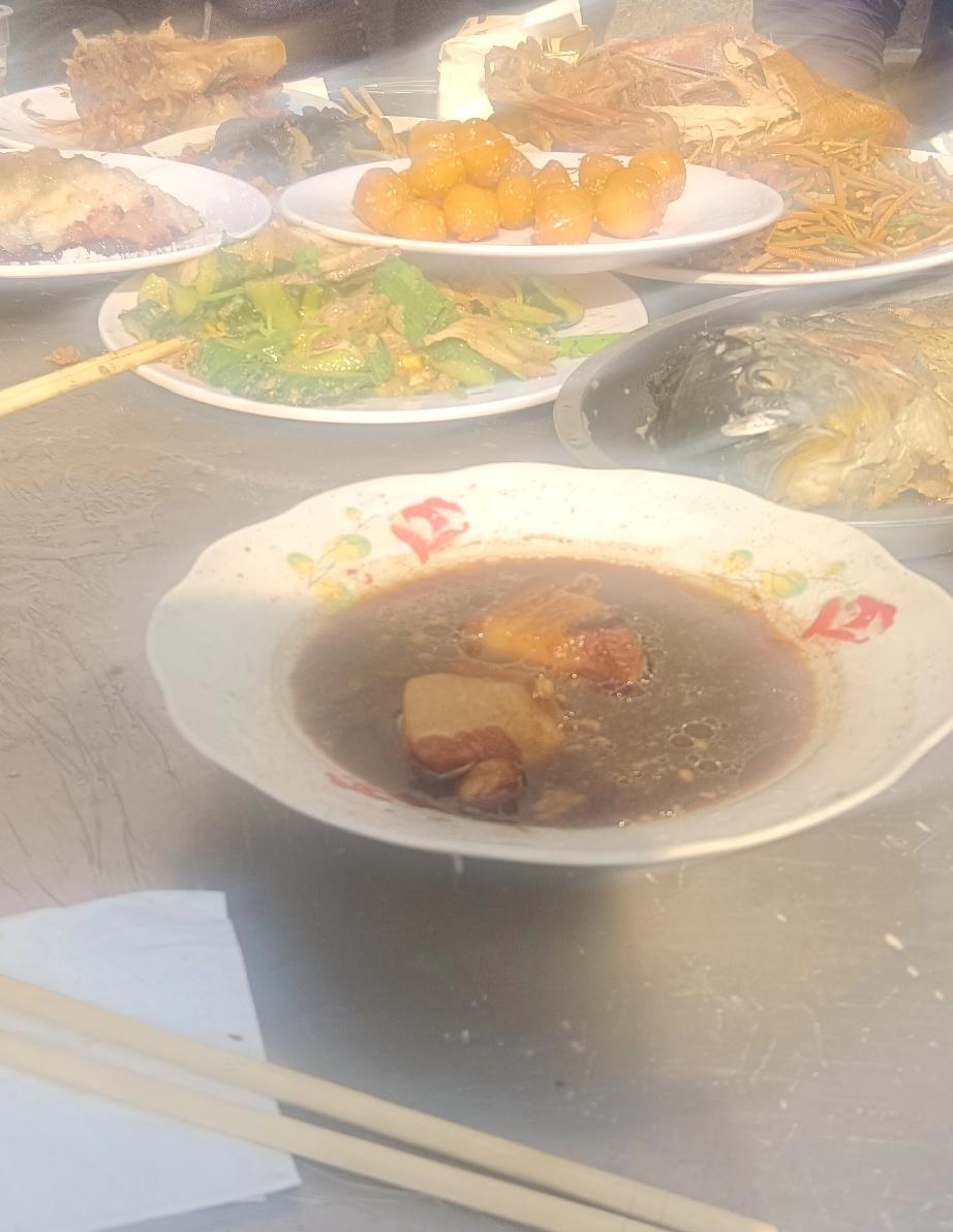 农村不让烧煤取暖的原因，一是 污染空气。二是有利提倡推广使用液化气。三最重要，是