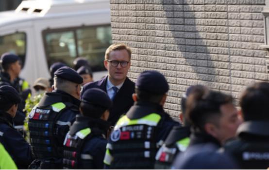 2月9日，香港特区高等法院对黎智英作出判决，因两项串谋勾结外国势力罪及一项串谋发