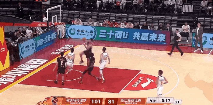 王浩然在贺希宁和胡金秋两大常规赛MVP候选人的夹缝中狂砍CBA生涯新高的32分，