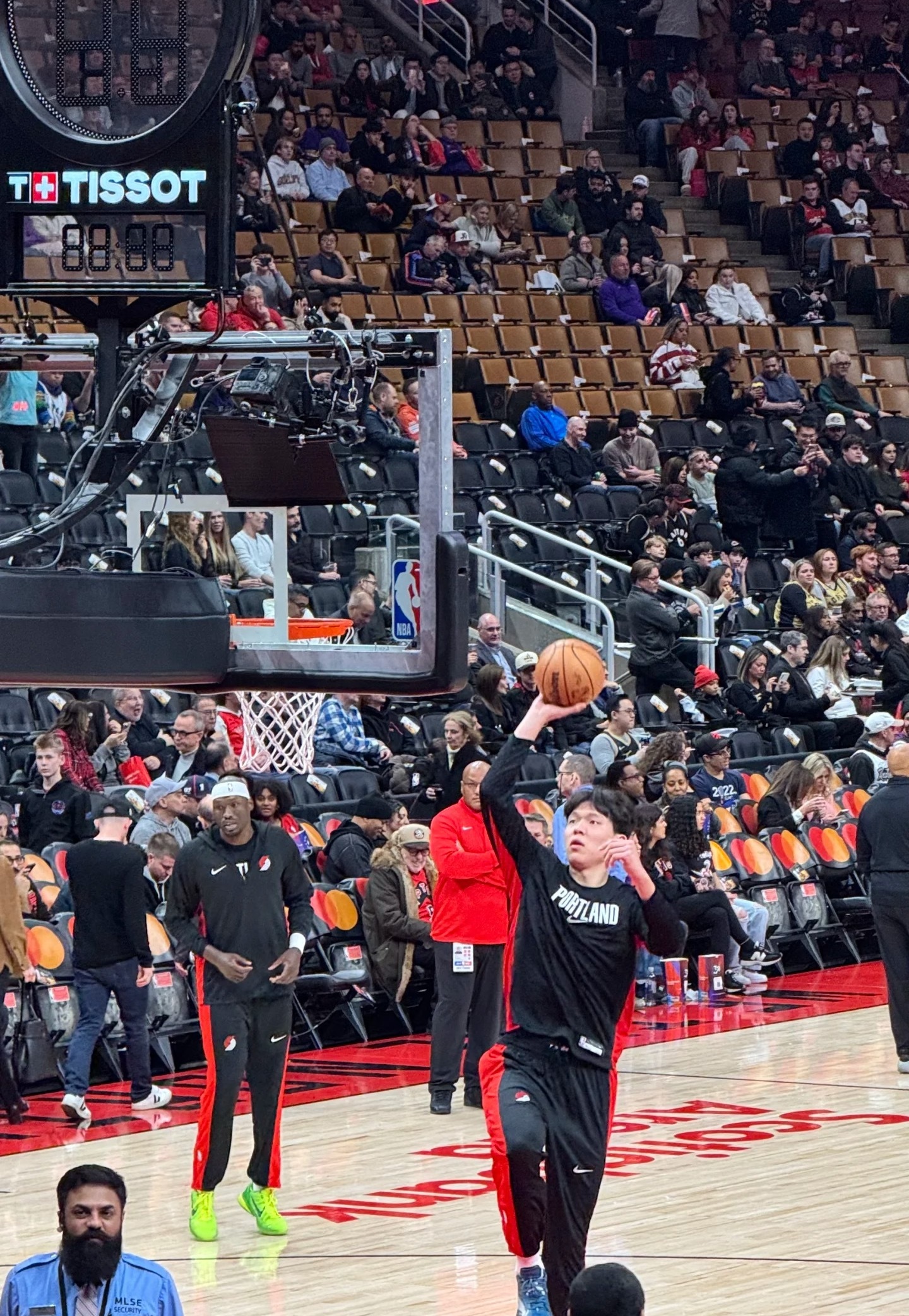 杨瀚森目前两场发展联盟比赛的场均数据: 14.5分11篮板3.5助攻2盖帽1抢断