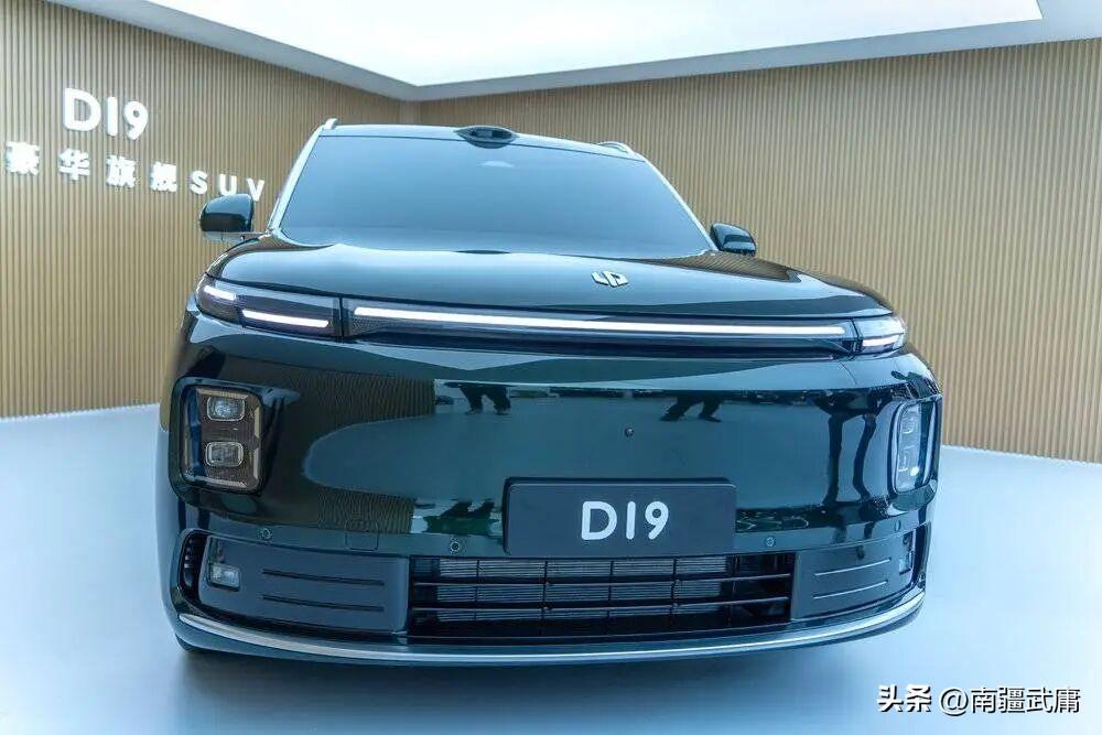 零跑D19多款核心硬件相互配合，优化城市日常通勤完整体验，80.3度宁德时代电池
