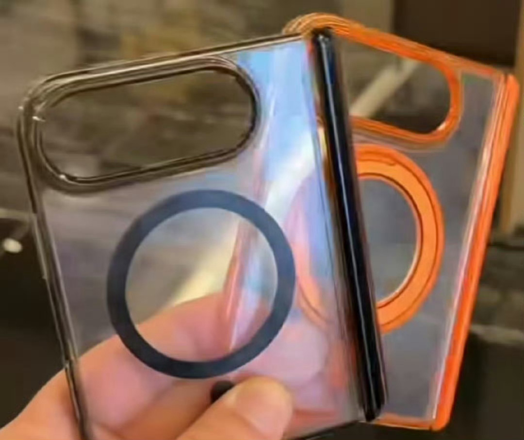 折叠iPhone手机壳曝光感觉同华为Pura X Max一样的阔折叠啊，大家在等