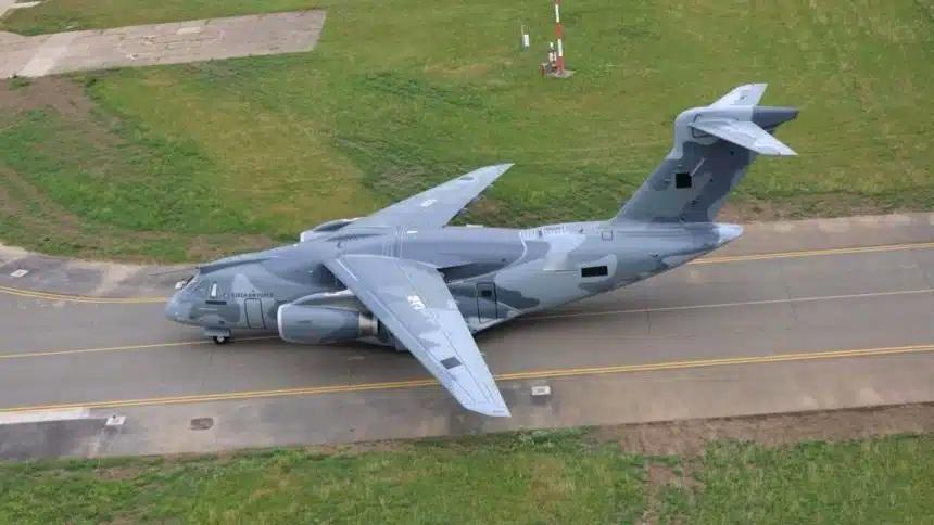 捷克空军接收首架C-390运输机，命名KCV-390，性能数据

2026年7月