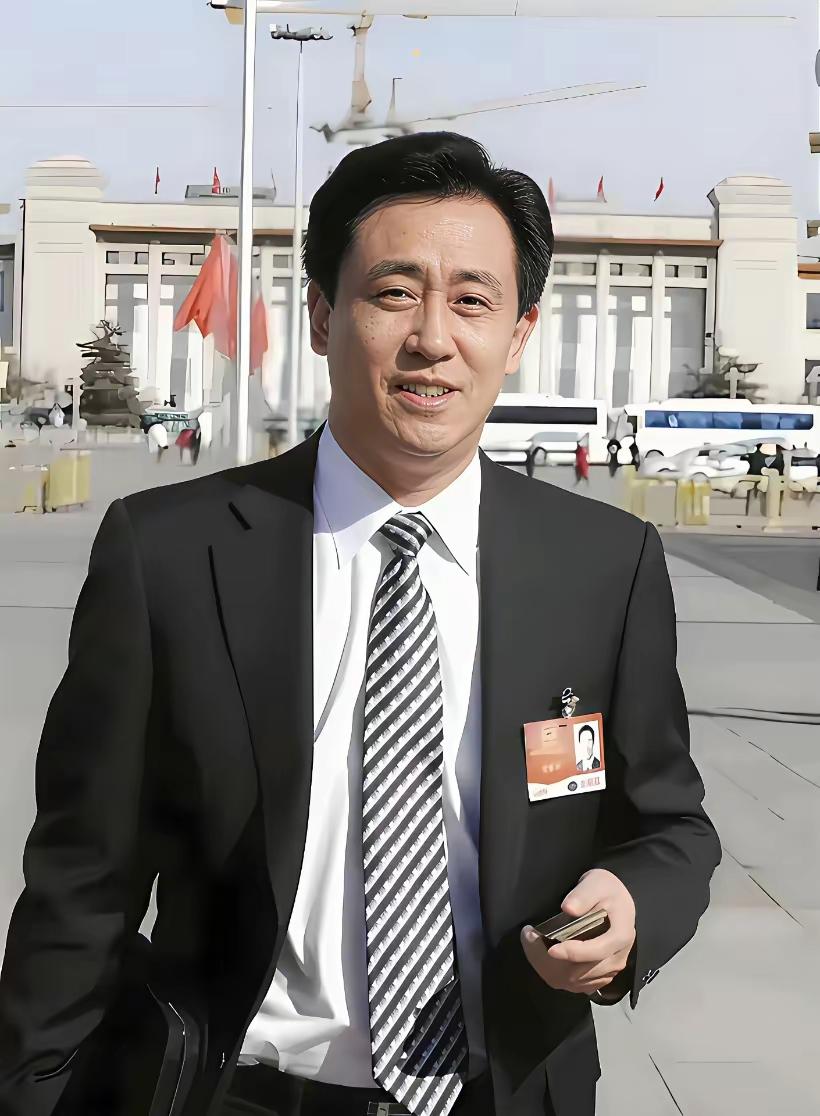 人生真是充满变数，谁能想到曾经叱咤风云的人物就此陨落了，真是三十年河东三十年河西