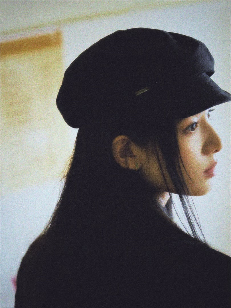 野狗骨头18集修罗场好嗑野狗骨头💘苗靖重回藤城气场全开，车上轻抚陈异下巴，一眼