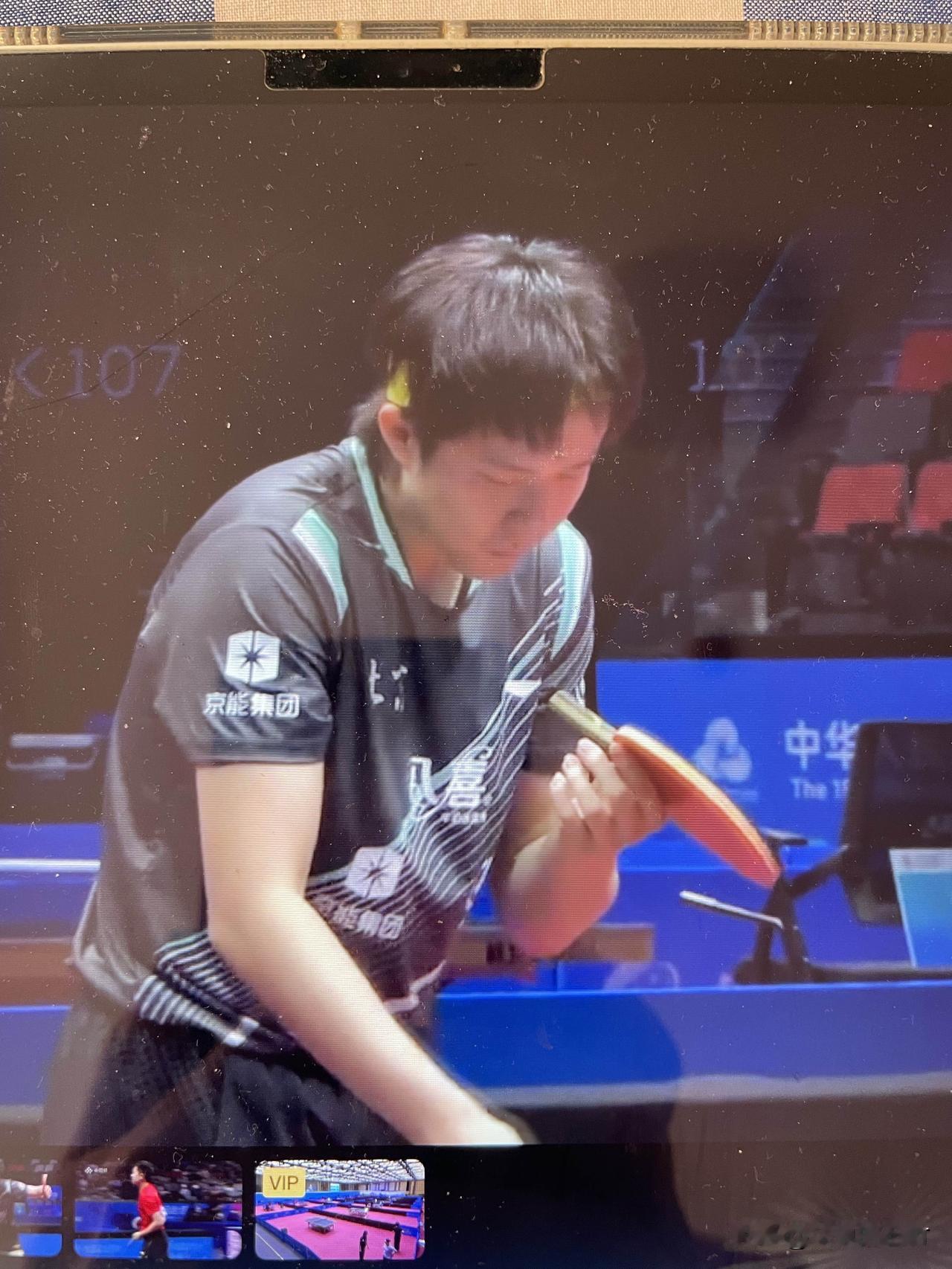 王楚钦4:1袁励岑，获得季军
全运会乒乓球男单铜牌争夺战
北京王楚钦4:1辽宁袁