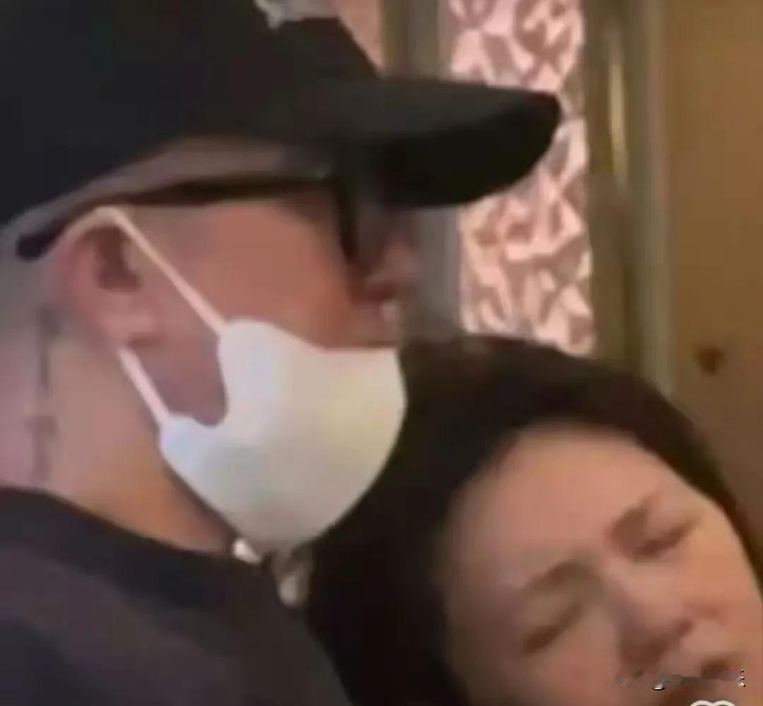 大S离世整一年，韩媒突然扔出新“剧本”，说她去年是在去机场路上心脏骤停，足足抢救