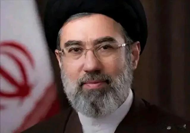 伊朗新任最高领袖穆杰塔巴被证实在以色列的轰炸中严重受伤。
关于穆杰塔巴藏身何处，