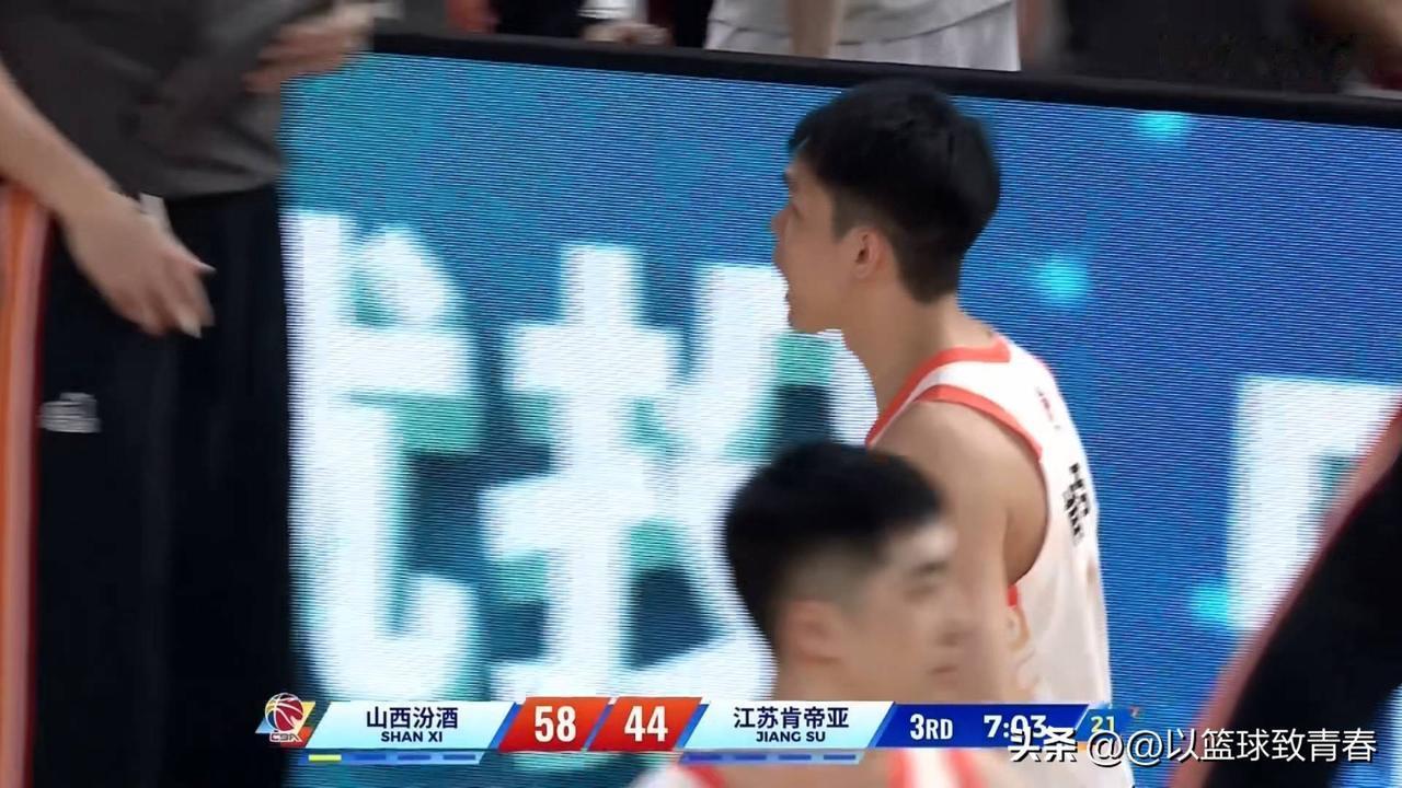 江苏队球星庞峥麟这样的状态，令人担忧！

今天晚上，江苏客场对阵山西的比赛，上半