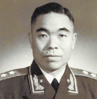 1948年，曾泽生在长春起义后，蒋介石气坏了，当即给北平宪兵团下了密令：“立即逮