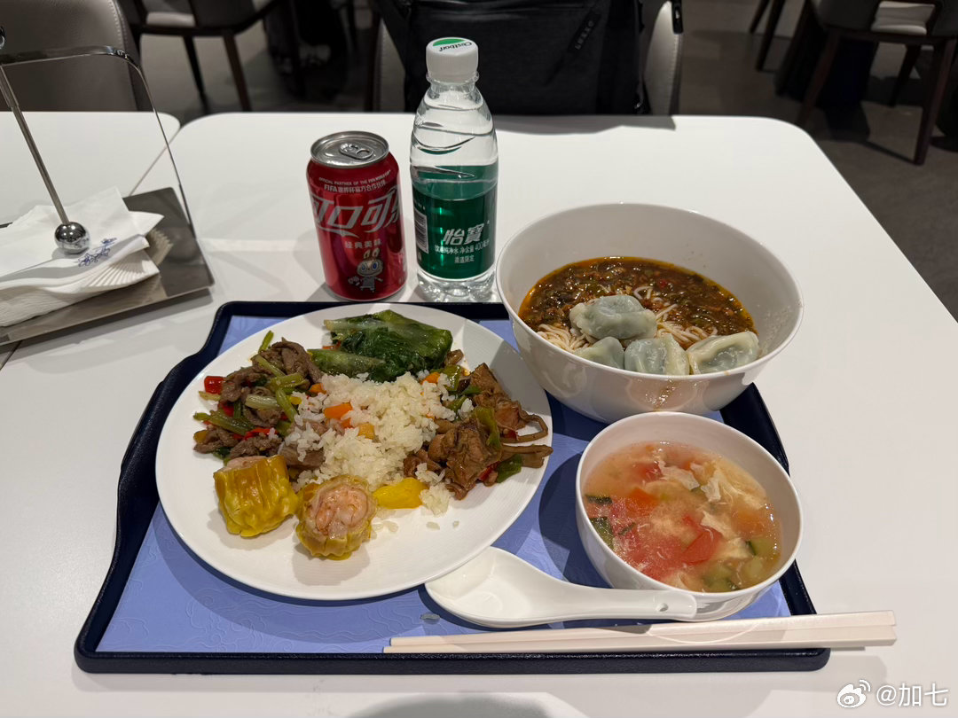 Priority Pass在乌鲁木齐机场只有南航的休息室可以用，而且得坐南航的航
