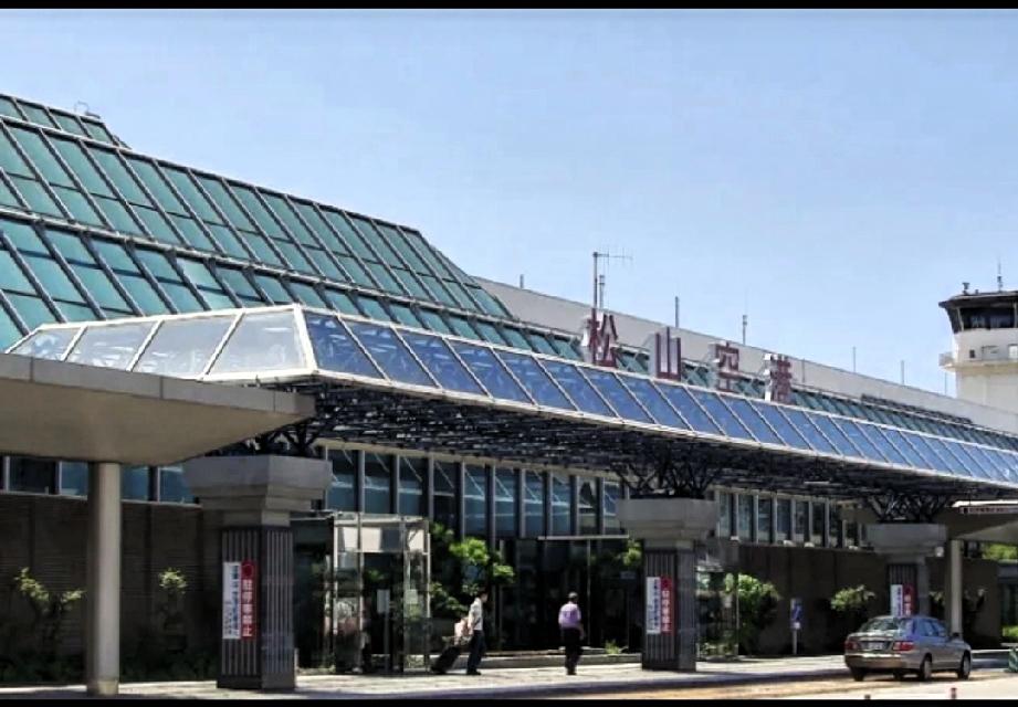 今天上午10点，台湾松山国际机场不比平常，值得大家去关注。早间消息传来，国民党主