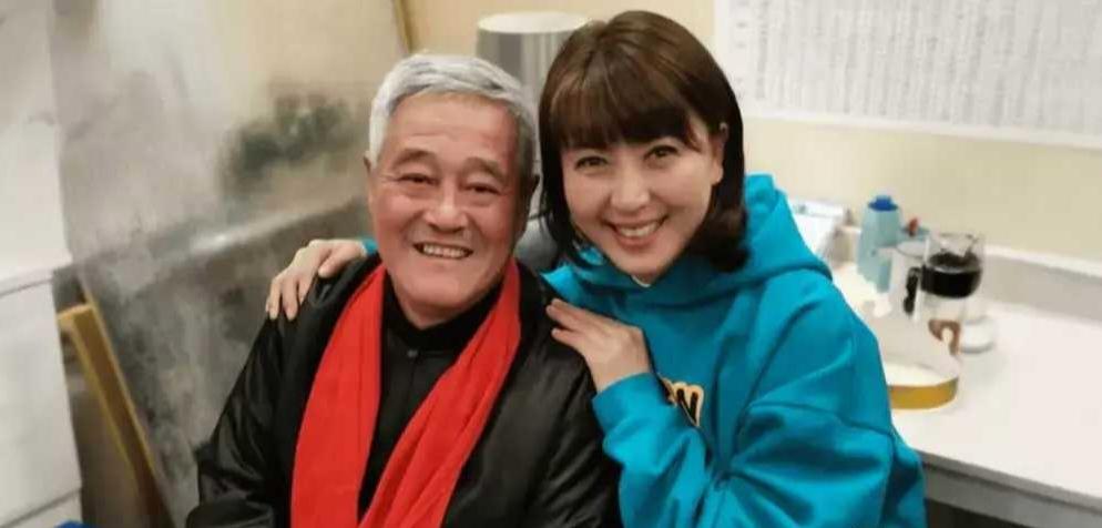 赵本山也救不了你！辽视春晚跟你说拜拜没商量！直播间里炫富式哭穷让太多的人体面被揉