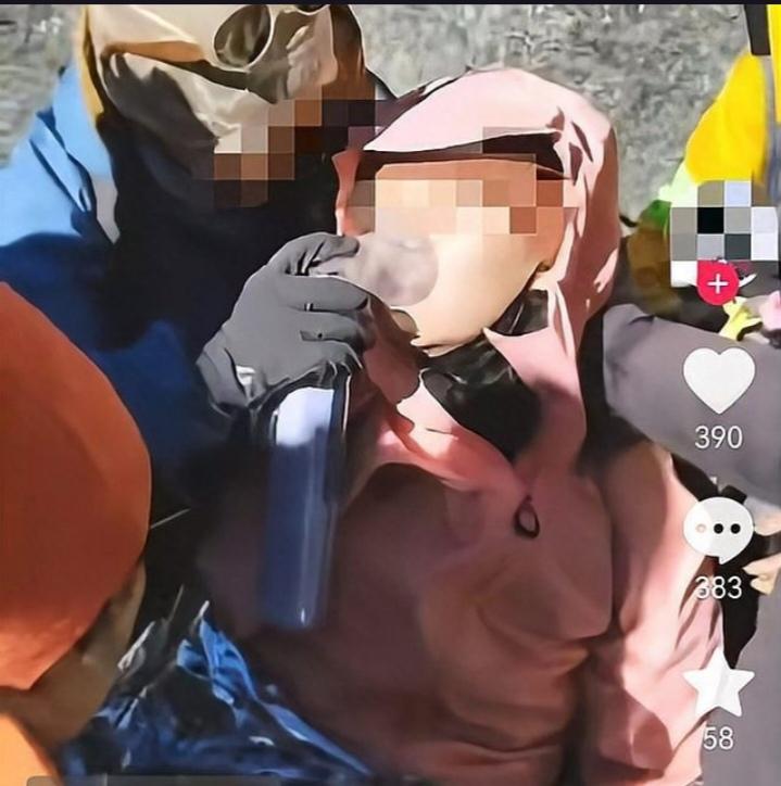 23岁硕士冰川不幸离世：网红野线的致命诱惑与三重隐忧
 
湛蓝冰川下的乱石滩，本