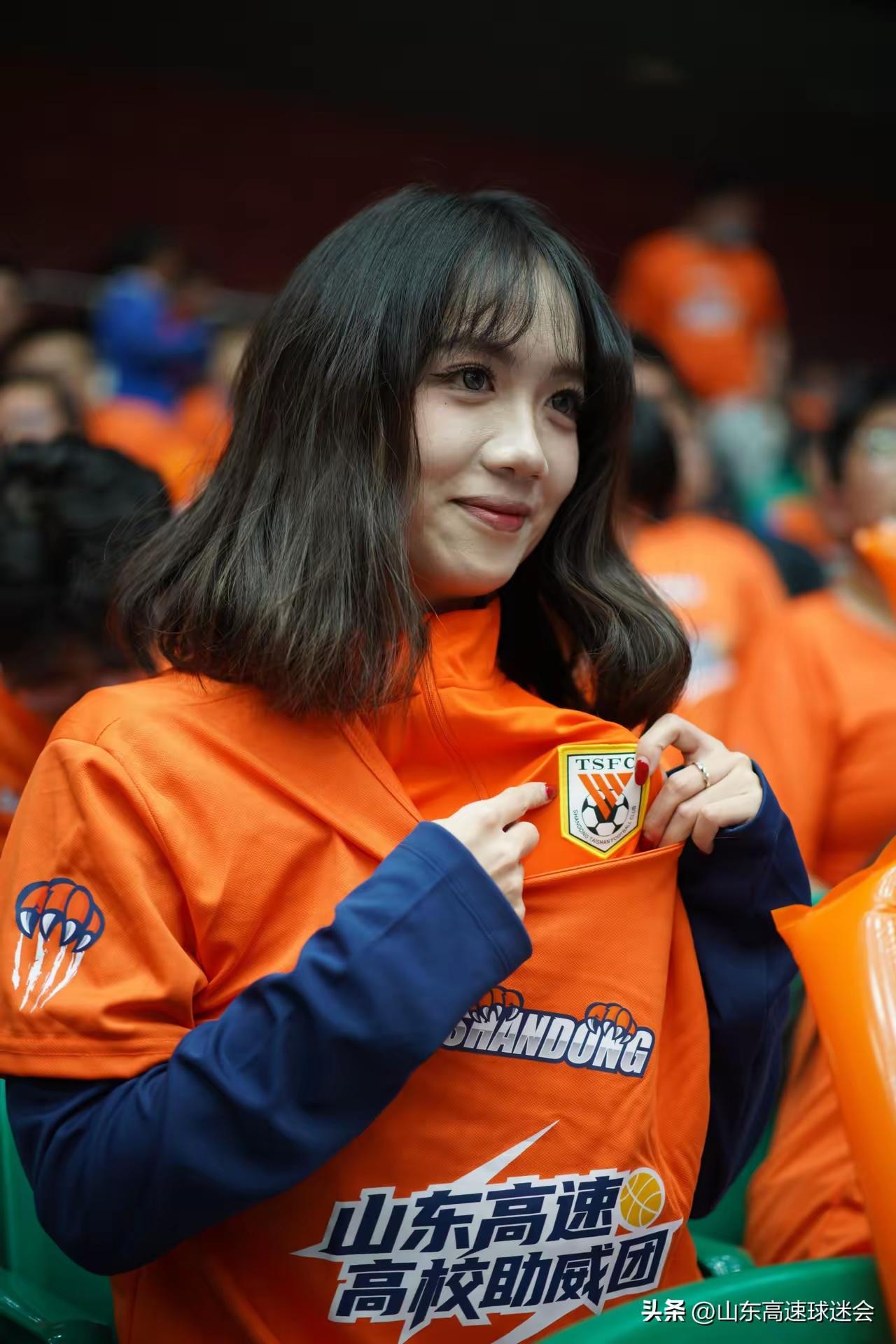 CBA球迷团体颜值的担当，CBA助威团的水平代表，CBA最铁杆粉丝，山东高速男篮