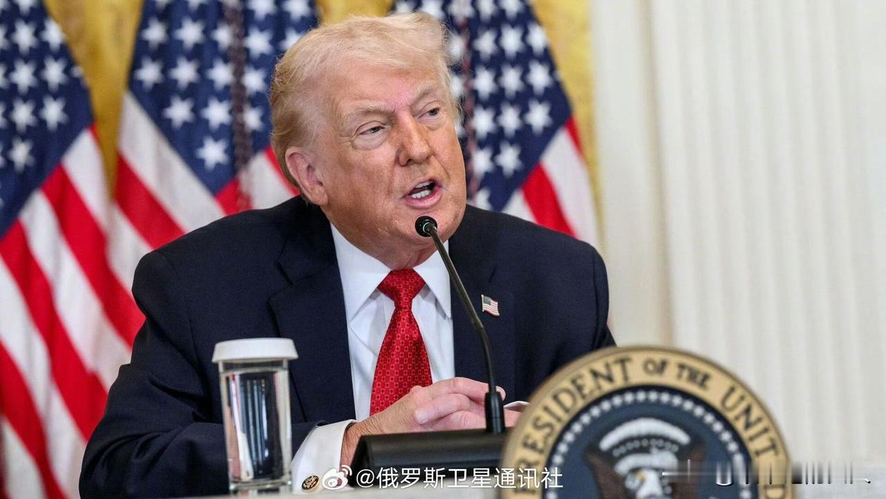 反正大家都知道了，特朗普当总统以来已经有了好几次枪声了，第一枪没把他打醒，今天刚