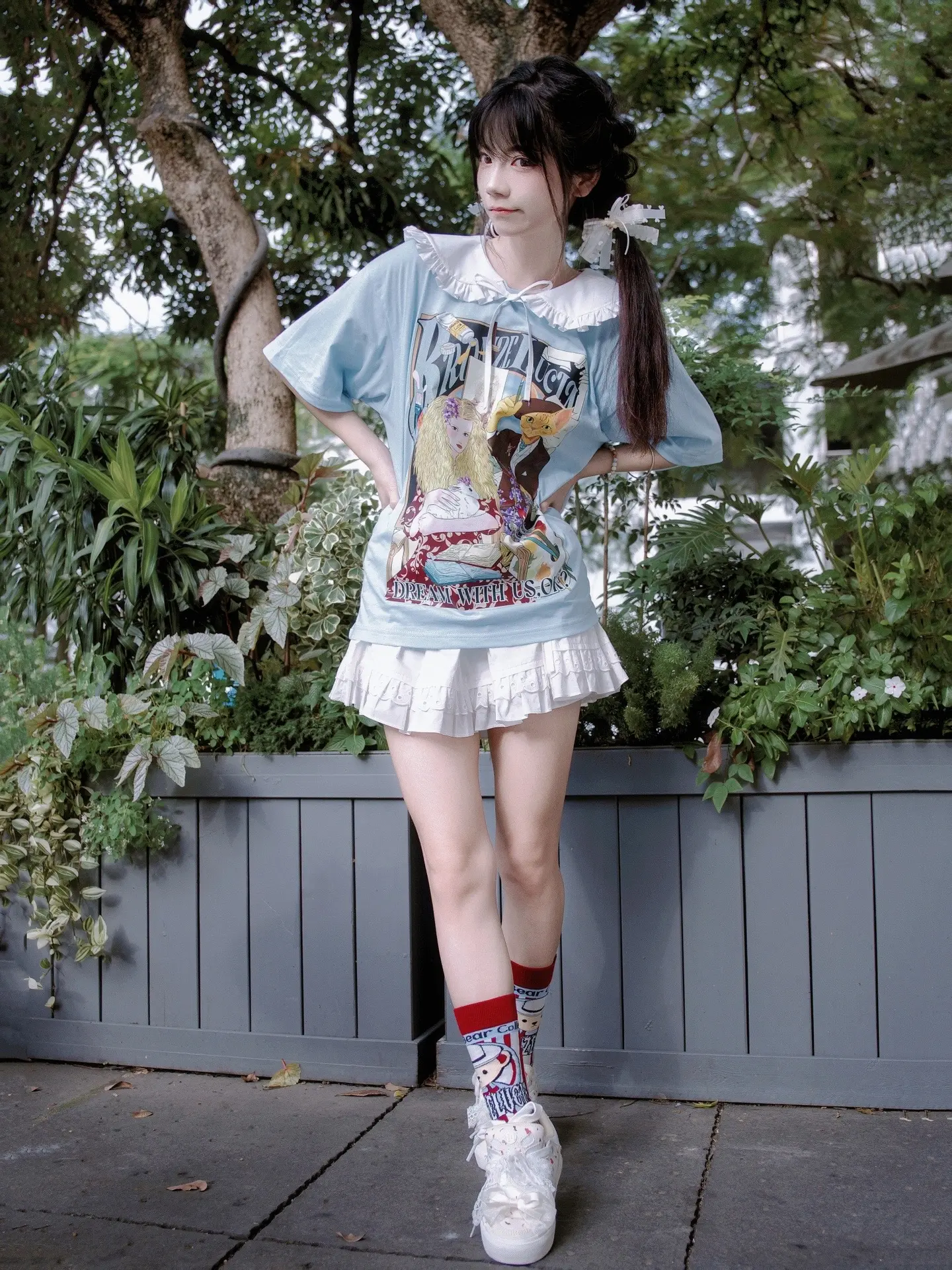装甜妹好累 还好我是真甜妹。  👟：顽刻滑板鞋 👚➕🧦：Bron...