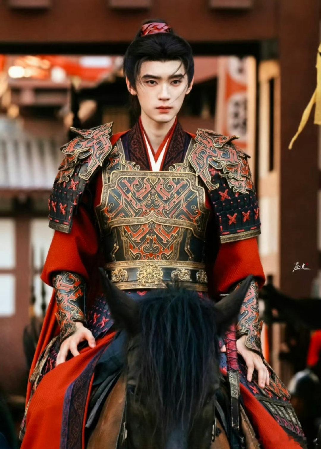 白鹿周翊然新剧对打白鹿周翊然莫离翘楚对打白鹿周翊然莫离翘楚同一天播两部剧的服化道