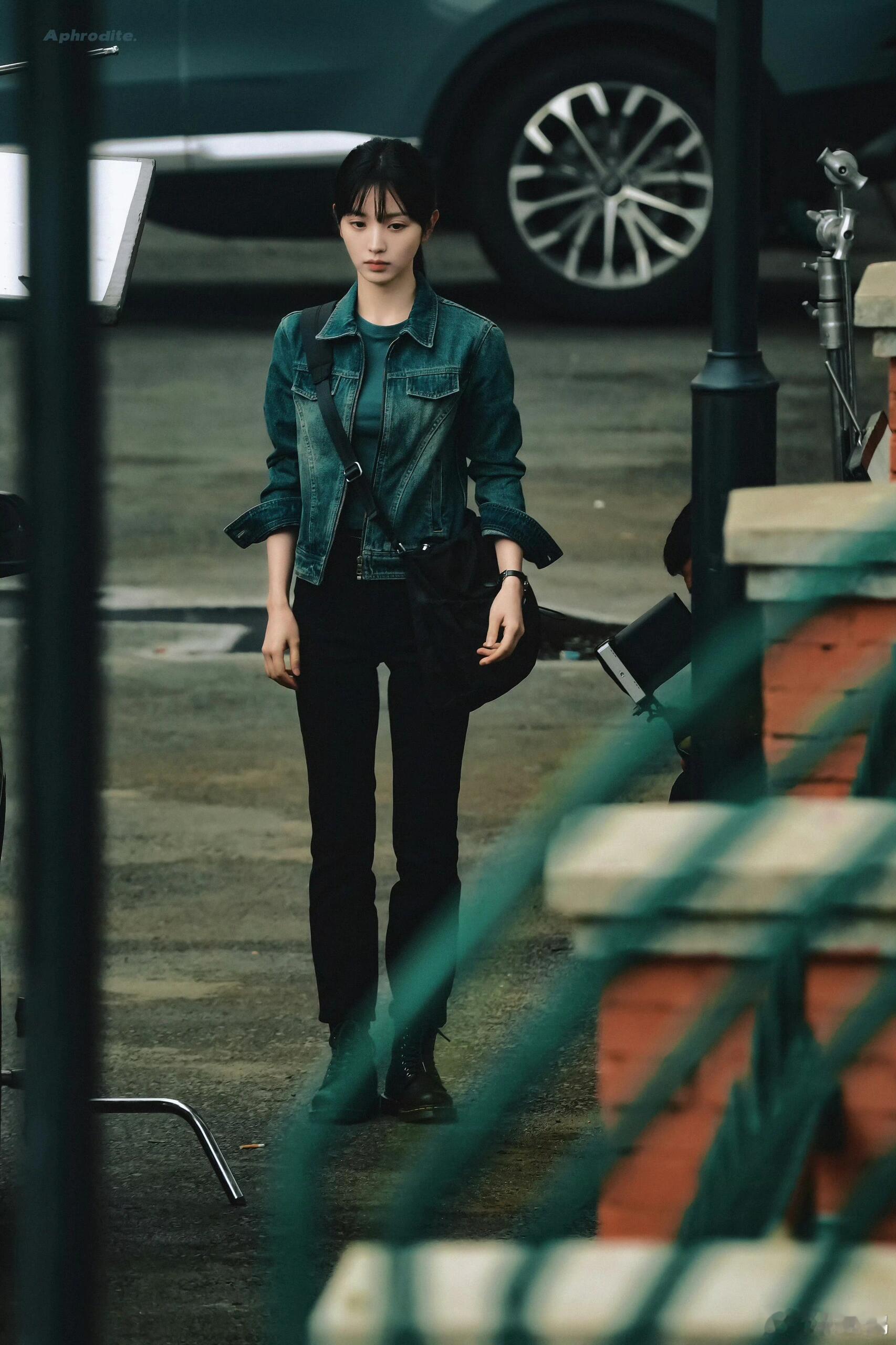 田曦薇青天大老爷这次来真的了原本以为是温柔小白花，结果是硬核办案女警官，强烈人设