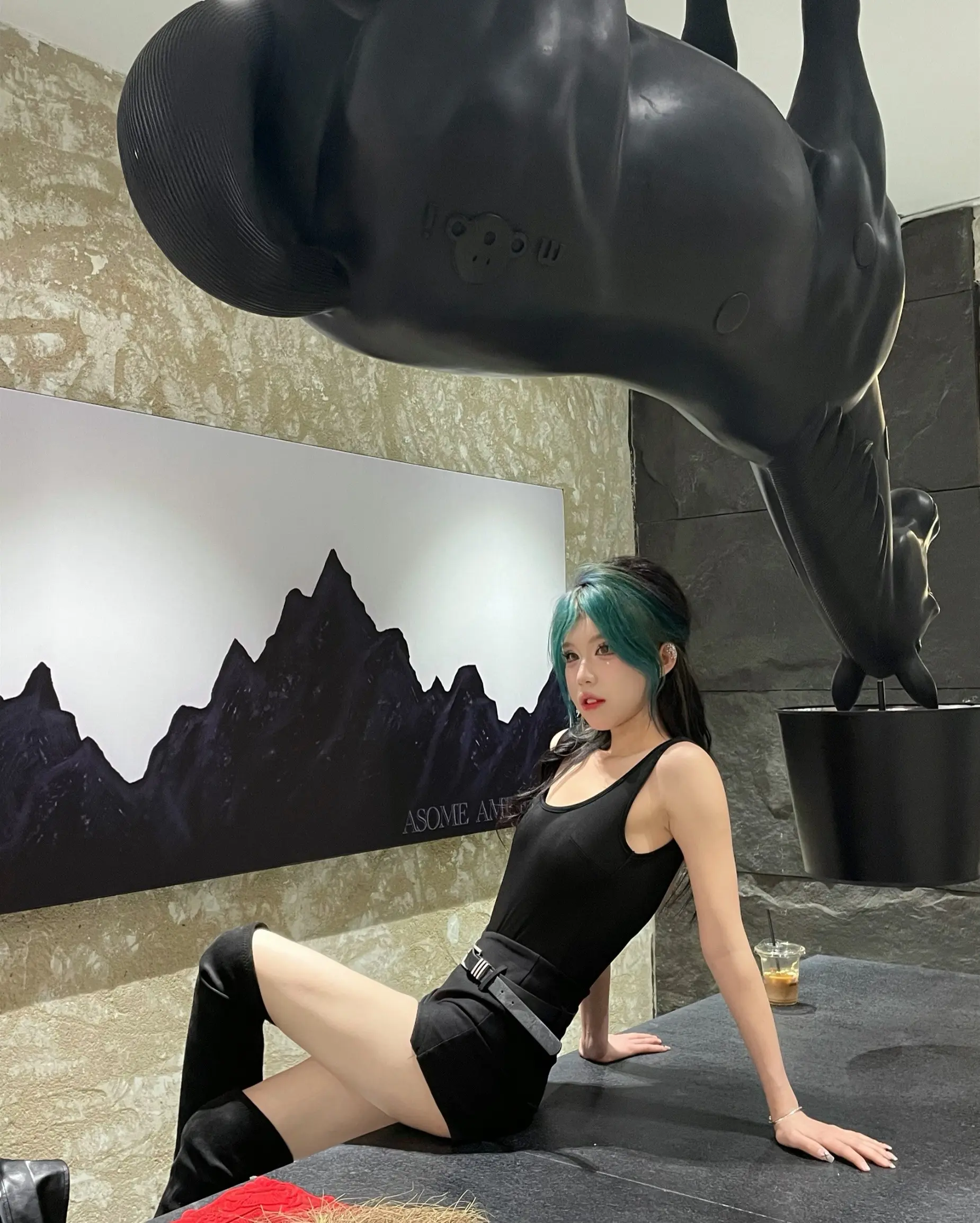 从来不忍任何人 不爽就翻脸 背刺就绝交 说了几百遍还是不改就换人 这世...