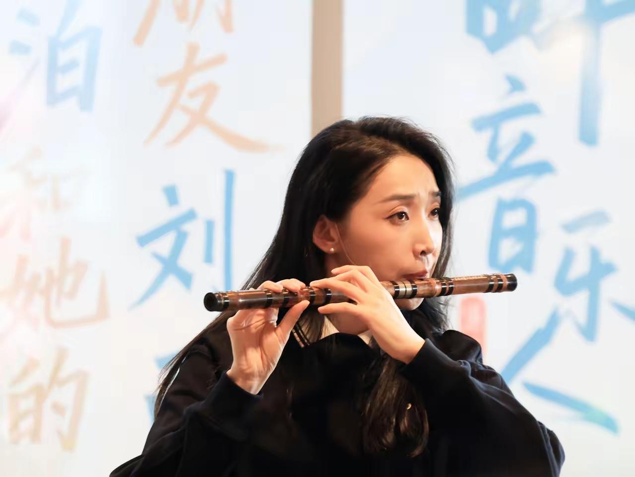 什么样的女生让人一见难忘? 有哪些令人眼前一亮的裙装穿搭 
猛然发现有时候，孙楚