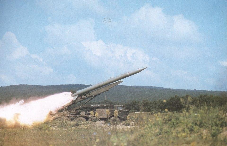 匈牙利陆军的蛙7战术火箭发射的瞬间#武器装备##兵器影像##外军影像# ​​​