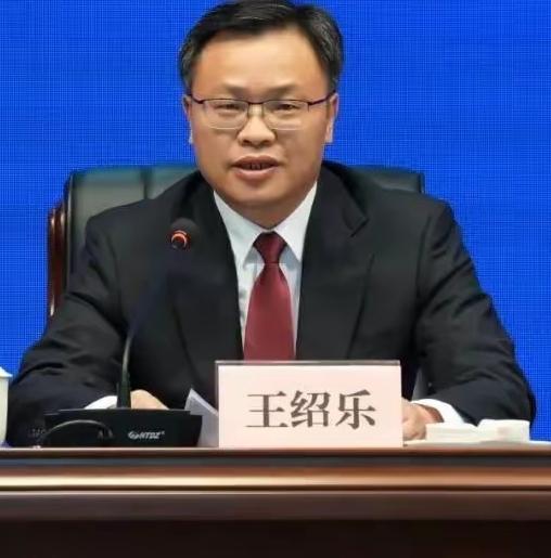 沉寂许久的揭阳，终于传来了重磅消息！

1978年出生的博士官员王绍乐官宣喝茶了