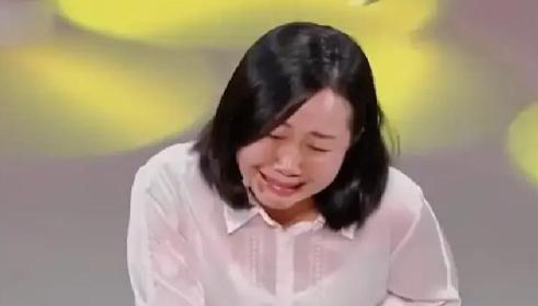 湖南一女子 3 岁走失，40 岁成为千万富豪后，登上电视寻亲。不料，亲生父母无人