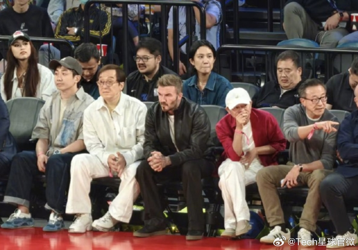 【马云与成龙贝克汉姆同框看球】10月10日消息，2026年NBA中国赛昨日在澳门