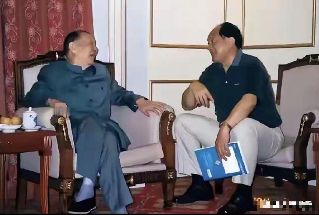 一个开国上将，一个省长，他们是父子，大家知道这是谁一家人吗？ 