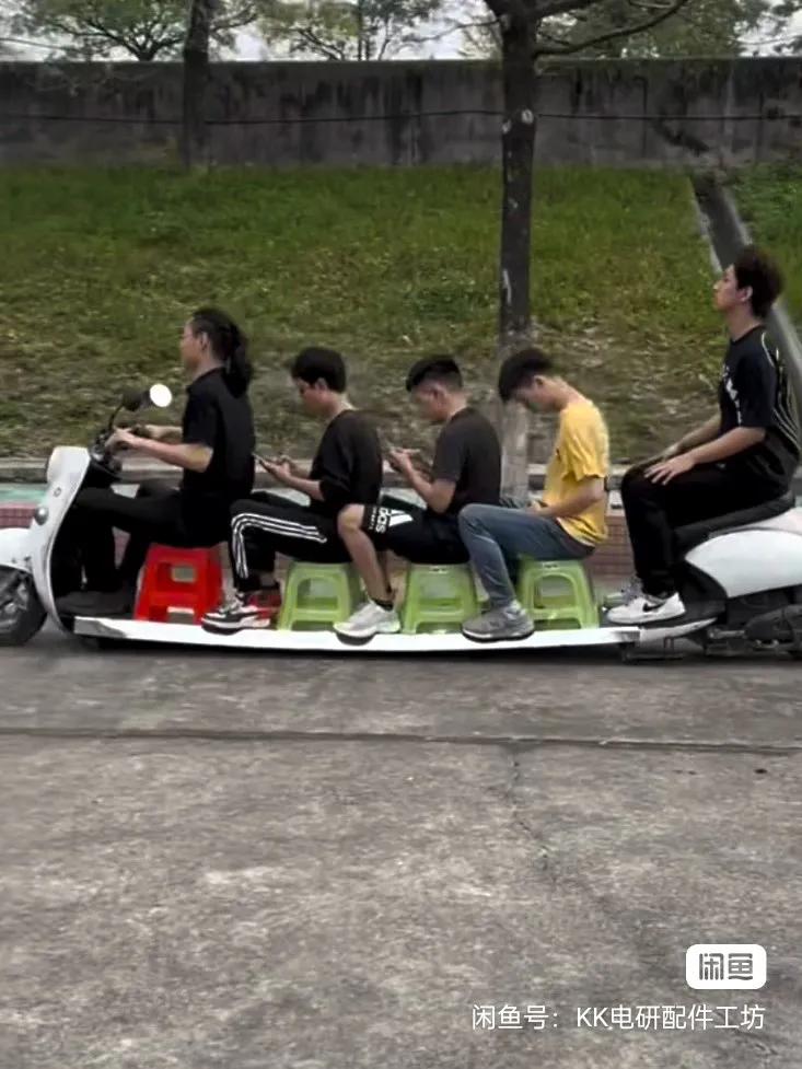 加长“林肯”版龟王电动车来了，可以轻轻松松载5人，可匹敌5座敞篷小汽车，不知这车