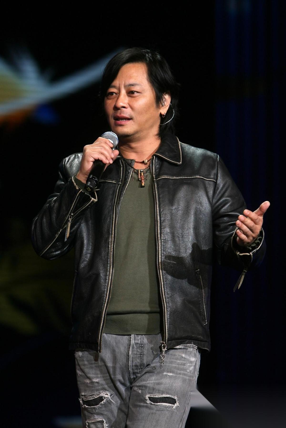 可怜的父母还傻傻的不知道，其实当孩子长大了，这个家就已经散了，即便逢年过节回来，
